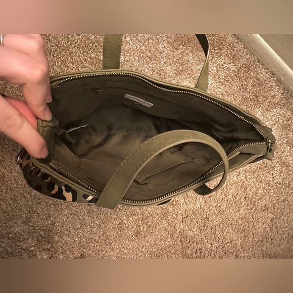 Universal threads (target) medium crossbody purse - Picture 2 of 2